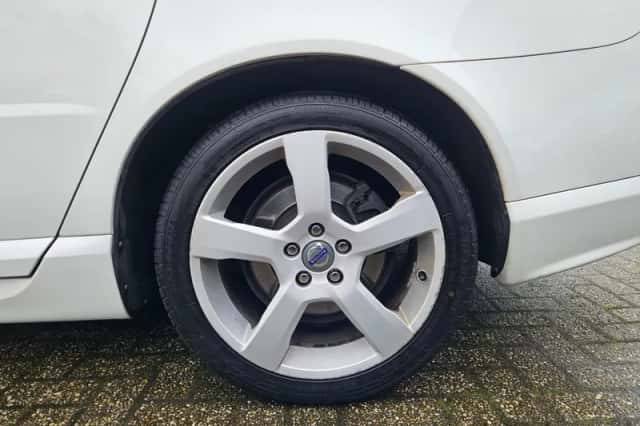 Volvo V70 (2011) thumbnail 4