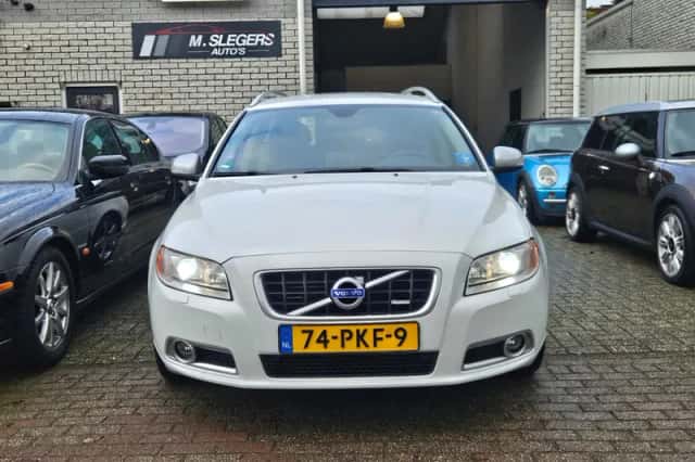 Volvo V70 (2011) thumbnail 6