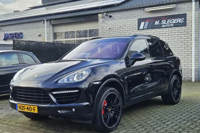 Porsche Cayenne (2010) thumbnail 1