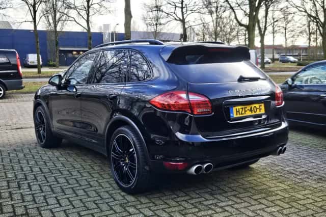Porsche Cayenne (2010) thumbnail 6
