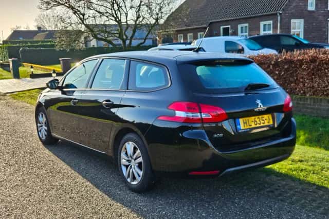 Peugeot 308 (2015) thumbnail 3