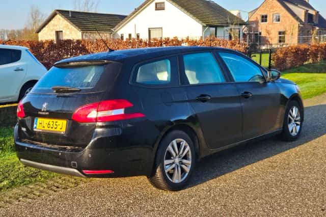 Peugeot 308 (2015) thumbnail 5