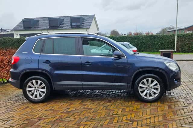 Volkswagen Tiguan (2010) thumbnail 5