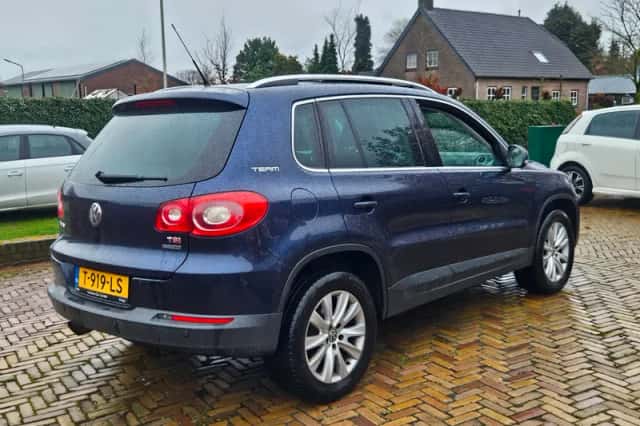 Volkswagen Tiguan (2010) thumbnail 6