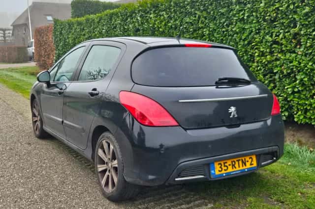 Peugeot 308 (2011) thumbnail 3