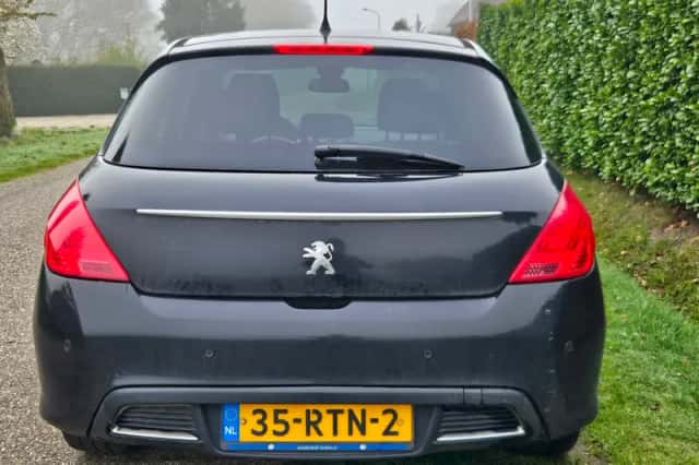 Peugeot 308 (2011) thumbnail 4