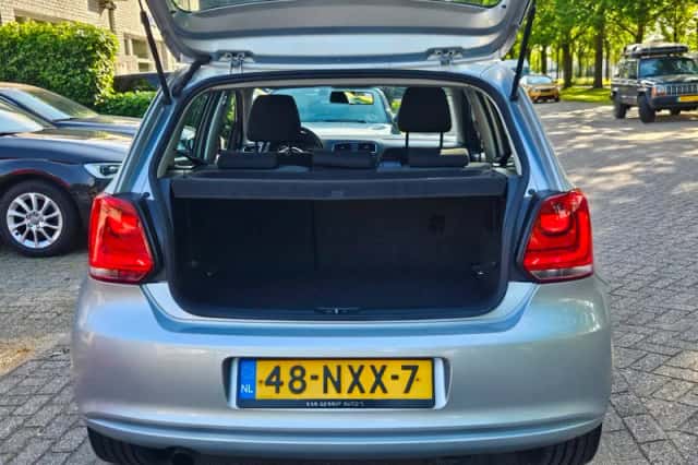 Volkswagen Polo (2011) thumbnail 6