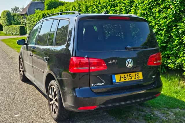 Volkswagen Touran (2010) thumbnail 4