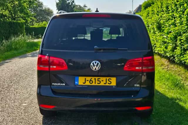 Volkswagen Touran (2010) thumbnail 5