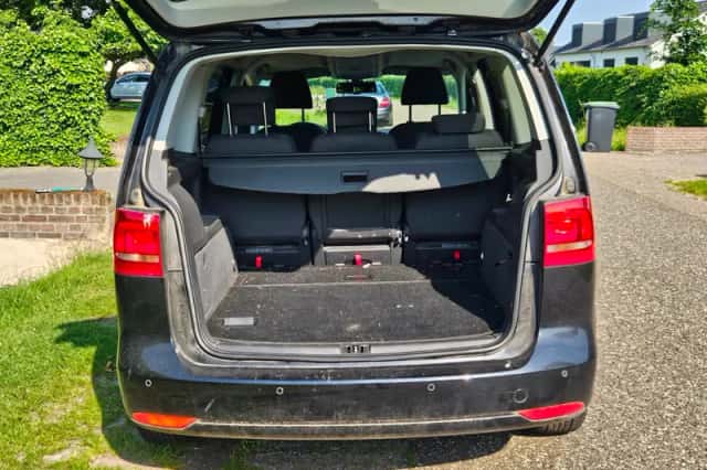 Volkswagen Touran (2010) thumbnail 6