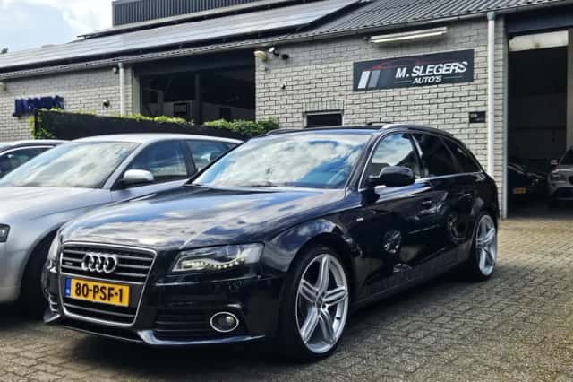 Audi A4 (2011) thumbnail 1