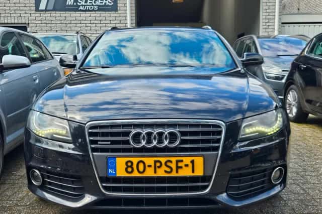 Audi A4 (2011) thumbnail 2