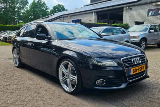 Audi A4 (2011) thumbnail 6