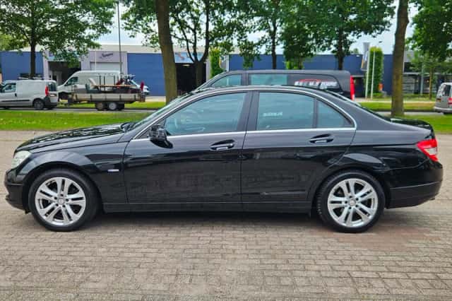 Mercedes-Benz C-Klasse (2009) thumbnail 4