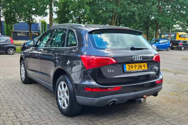 Audi Q5 (2011) thumbnail 4