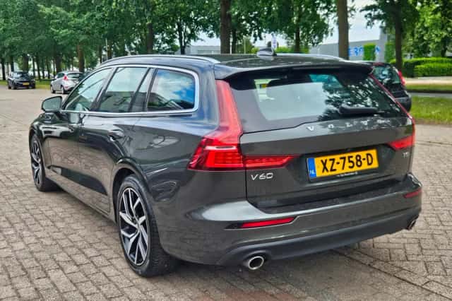 Volvo V60 (2019) thumbnail 5