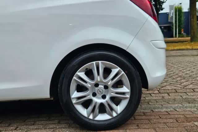 Opel Corsa (2010) thumbnail 5