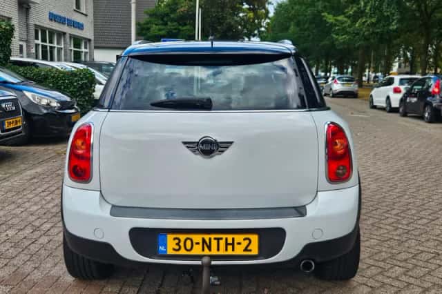 MINI Countryman (2010) thumbnail 6
