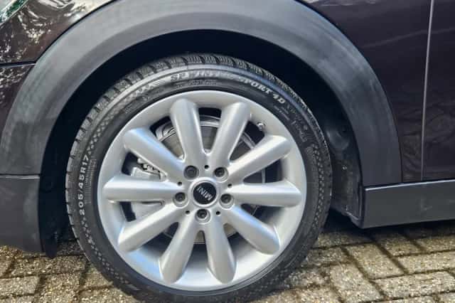MINI Cooper S (2015) thumbnail 4