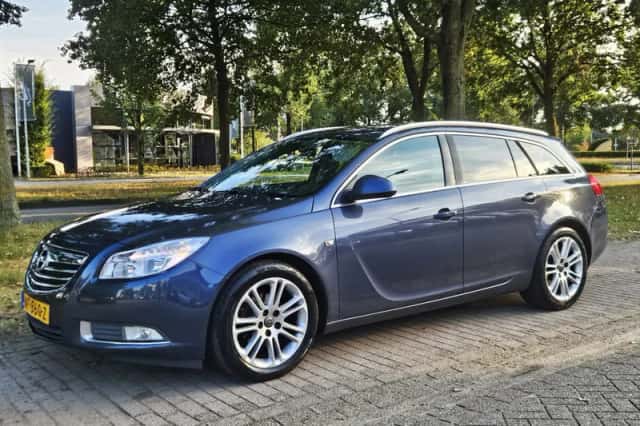 Opel Insignia (2010) thumbnail 1