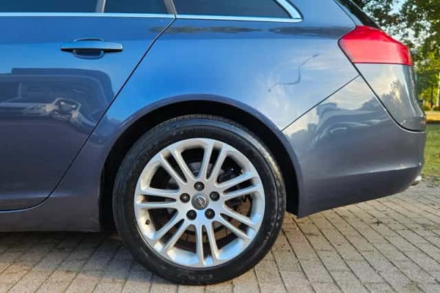 Opel Insignia (2010) thumbnail 4
