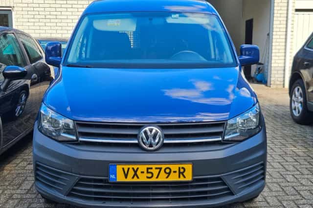 Volkswagen Caddy (2016) thumbnail 2