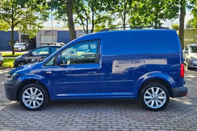 Volkswagen Caddy (2016) thumbnail 3