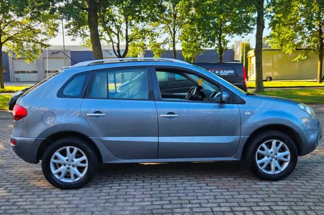 Renault Koleos (2008) thumbnail 3