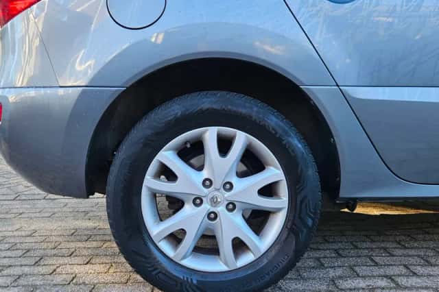 Renault Koleos (2008) thumbnail 4