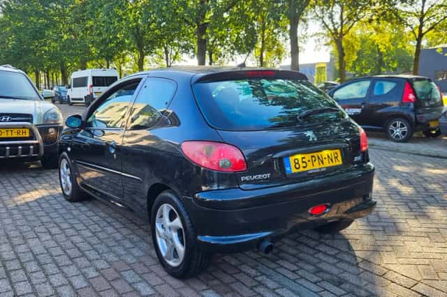 Peugeot 206 (2004) thumbnail 5