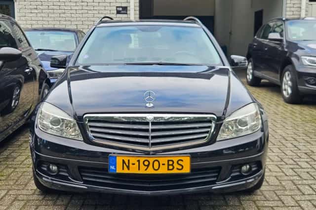 Mercedes-Benz C-Klasse (2010) thumbnail 2