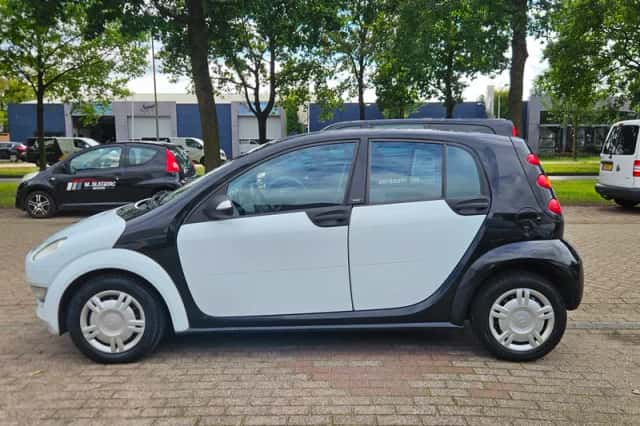 Smart ForFour (2005) thumbnail 4