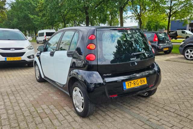 Smart ForFour (2005) thumbnail 6