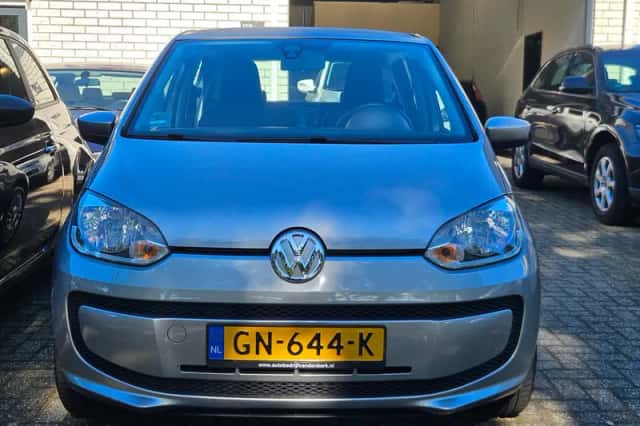 Volkswagen Up! (2015) thumbnail 3