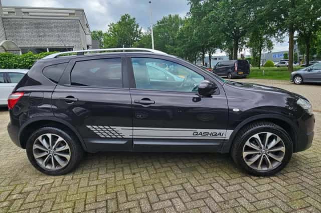Nissan Qashqai (2012) thumbnail 3