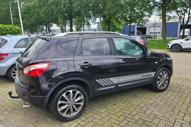 Nissan Qashqai (2012) thumbnail 4