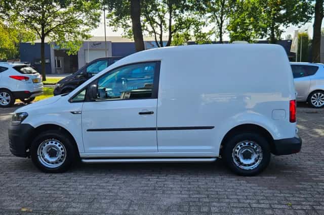 Volkswagen Caddy (2015) thumbnail 3
