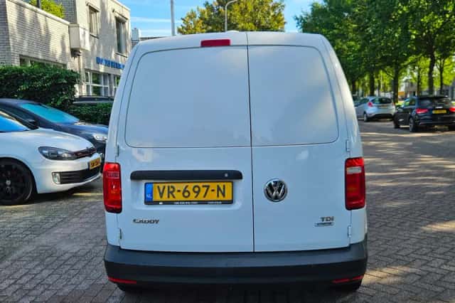 Volkswagen Caddy (2015) thumbnail 6