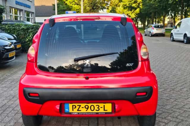 Peugeot 107 (2008) thumbnail 4