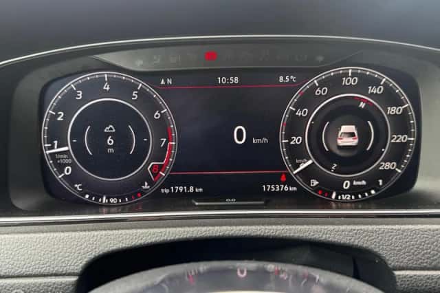 Volkswagen Golf (2018) thumbnail 6