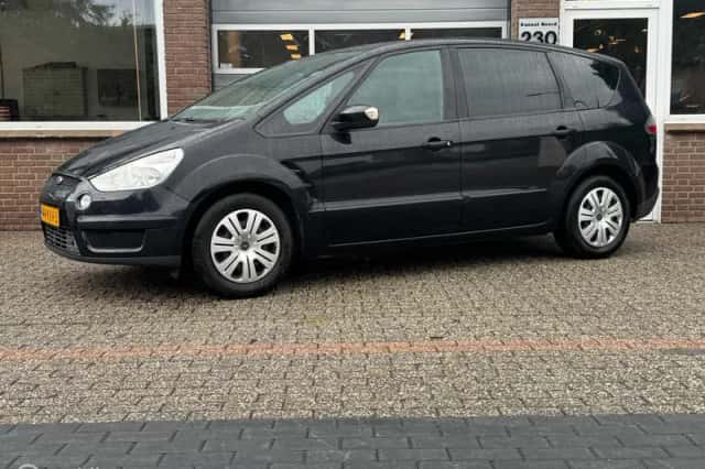 Ford S-Max (2010) thumbnail 1