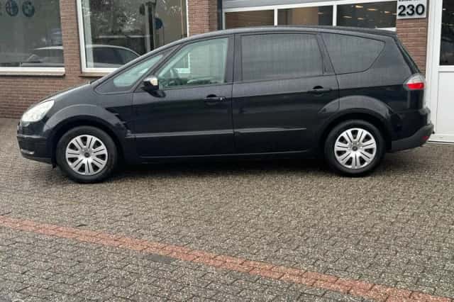 Ford S-Max (2010) thumbnail 2