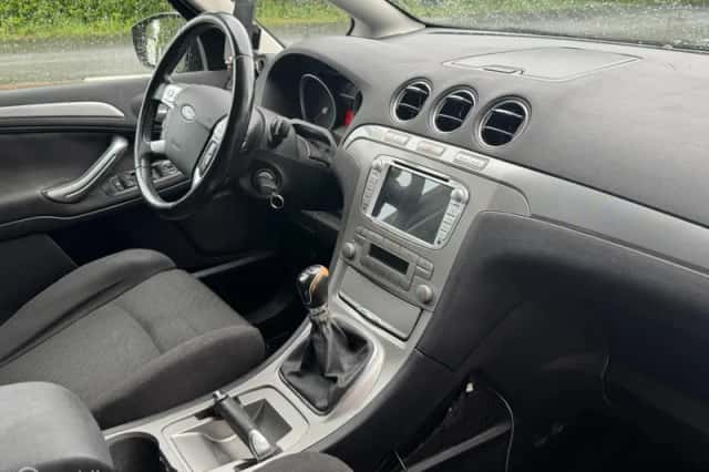 Ford S-Max (2010) thumbnail 4