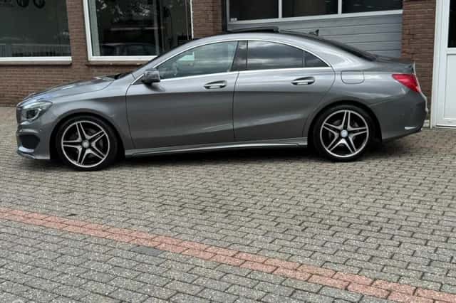 Mercedes-Benz CLA-Klasse (2013) thumbnail 2