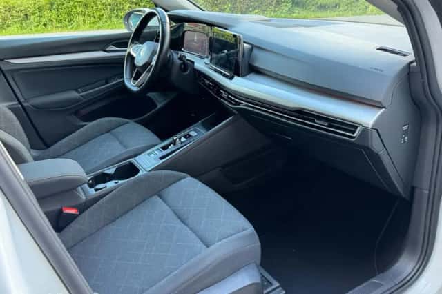 Volkswagen Golf (2021) thumbnail 5