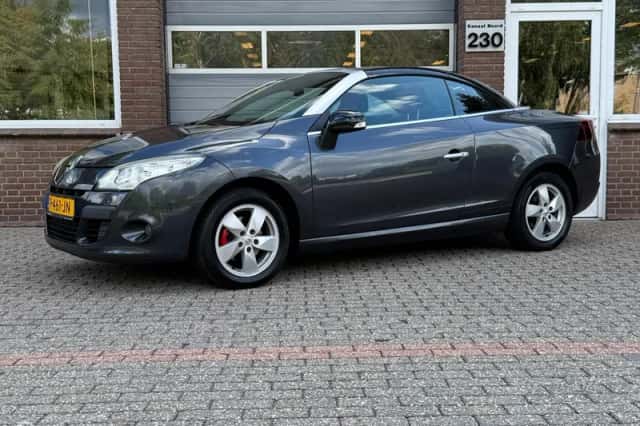 Renault Mégane (2012) thumbnail 2