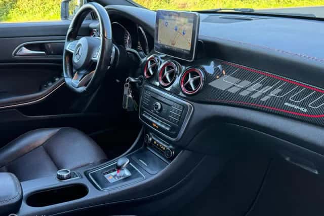 Mercedes-Benz CLA-Klasse (2015) thumbnail 4
