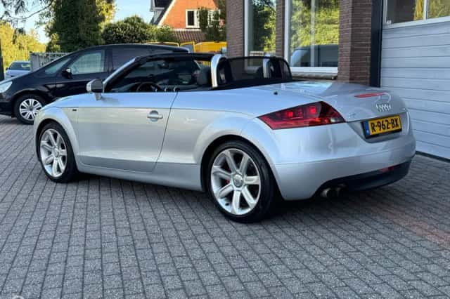 Audi TT (2007) thumbnail 4