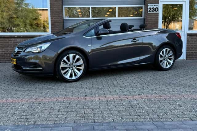 Opel Cascada (2013) thumbnail 1