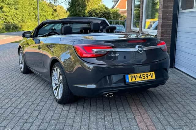 Opel Cascada (2013) thumbnail 3